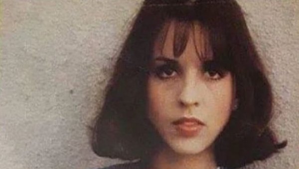 ДА ЛИ ПРЕПОЗНАЈЕТЕ НАШУ СЛАВНУ ГЛУМИЦУ? Гледамо је у многим домаћим серијама, а сада изгледа боље него икад (ФОТО) ДА ЛИ ПРЕПОЗНАЈЕТЕ НАШУ СЛАВНУ ГЛУМИЦУ? Гледамо је у многим домаћим серијама, а сада изгледа боље него икад (ФОТО)