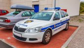 УСПЕШНА АКЦИЈА ХРВАТСКЕ ПОЛИЦИЈЕ: Од младића на мопеду одузели кромпир и лук УСПЕШНА АКЦИЈА ХРВАТСКЕ ПОЛИЦИЈЕ: Од младића на мопеду одузели кромпир и лук