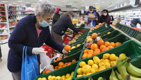ХОЋЕ ПЕНЗИЈЕ ВЕЋЕ БАР ЗА ДЕВЕТ ОДСТО: Пензионерска удружења све гласнија у захтевима да њихова примања прате плате и инфлаторна кретања ХОЋЕ ПЕНЗИЈЕ ВЕЋЕ БАР ЗА ДЕВЕТ ОДСТО: Пензионерска удружења све гласнија у захтевима да њихова примања прате плате и инфлаторна кретања