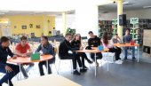 НАЈБОЉИ „БАТАЉОНЦИ“ И ГИМНАЗИЈАЛЦИ У граду на Ибру одржан ђачки квиз Краљево бира знање НАЈБОЉИ „БАТАЉОНЦИ“ И ГИМНАЗИЈАЛЦИ У граду на Ибру одржан ђачки квиз Краљево бира знање