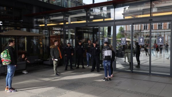ХИТНО САОПШТЕЊЕ МУП: Откривено одакле су стигле дојаве о бомбама у тржним центрима у Београду и Нишу ХИТНО САОПШТЕЊЕ МУП: Откривено одакле су стигле дојаве о бомбама у тржним центрима у Београду и Нишу