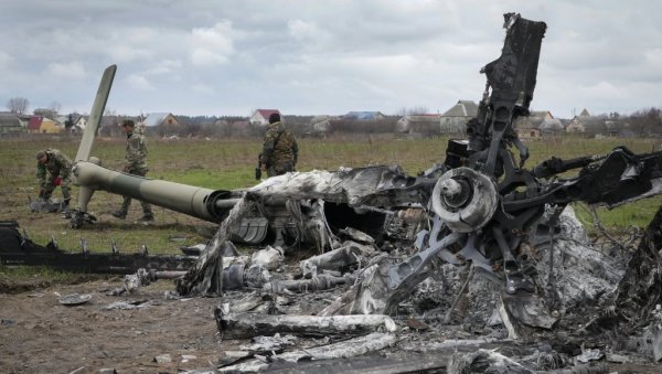 РАТ У УКРАЈИНИ: Руска противваздушна одбрана оборила украјински Су-24 у подручју Змијског острва (ВИДЕО) РАТ У УКРАЈИНИ: Руска противваздушна одбрана оборила украјински Су-24 у подручју Змијског острва (ВИДЕО)