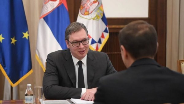 ВУЧИЋ ПОСЛЕ САСТАНКА СА АМЕРИЧКИМ СЕНАТОРИМА: Надамо се додатном интензивирању различитих видова сарадње ВУЧИЋ ПОСЛЕ САСТАНКА СА АМЕРИЧКИМ СЕНАТОРИМА: Надамо се додатном интензивирању различитих видова сарадње