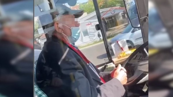 ИНЦИДЕНТ У БЕОГРАДУ: Возач аутобуса вређао трудницу, снимак изазвао бес грађана (ВИДЕО) ИНЦИДЕНТ У БЕОГРАДУ: Возач аутобуса вређао трудницу, снимак изазвао бес грађана (ВИДЕО)