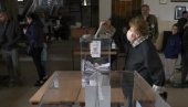 ЛИСТИЋИ ЗА ЈОШ 3.000 ГЛАСАЧА: Избори сутра у Београду на два бирачка места ЛИСТИЋИ ЗА ЈОШ 3.000 ГЛАСАЧА: Избори сутра у Београду на два бирачка места