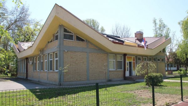 НОВИ ИЗГЛЕД ВРТИЋА У ЖИТИШТУ: Радови на санацији фасаде у завршној фази (ФОТО) НОВИ ИЗГЛЕД ВРТИЋА У ЖИТИШТУ: Радови на санацији фасаде у завршној фази (ФОТО)