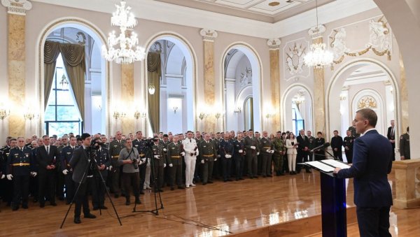 ЦЕРЕМОНИЈА У ДОМУ ГАРДЕ: Министар Стефановић уручио одликовања припадницима Министарства одбране и Војске Србије (ФОТО) ЦЕРЕМОНИЈА У ДОМУ ГАРДЕ: Министар Стефановић уручио одликовања припадницима Министарства одбране и Војске Србије (ФОТО)