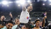 ЕКСПЛОЗИЈА У ЛОНДОНУ! Митровићев Фулам доводи фудбалског мађионичара (ВИДЕО) ЕКСПЛОЗИЈА У ЛОНДОНУ! Митровићев Фулам доводи фудбалског мађионичара (ВИДЕО)
