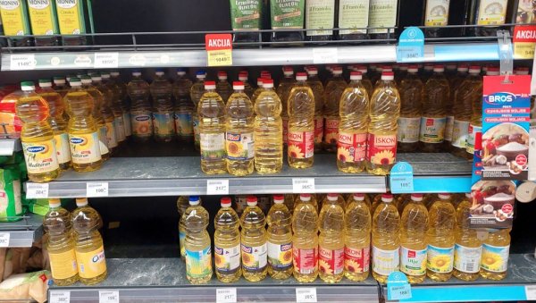 МАКЕДОНЦИ И БУГАРИ ПУСТОШЕ РАДЊЕ НА ЈУГУ: Вештачка несташица намирница у Врању, Лесковцу и Пироту због купаца из комшилука МАКЕДОНЦИ И БУГАРИ ПУСТОШЕ РАДЊЕ НА ЈУГУ: Вештачка несташица намирница у Врању, Лесковцу и Пироту због купаца из комшилука