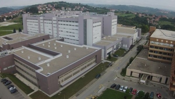 ЈОШ ЗАТВОРЕНА ВРАТА УКЦ: Болнице широм РС поново дозвољавају посете пацијентима ЈОШ ЗАТВОРЕНА ВРАТА УКЦ: Болнице широм РС поново дозвољавају посете пацијентима