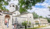 ГРОТЕСКА У ЦРНОЈ ГОРИ: Министри избачени из СПЦ кроје Темељни уговор ГРОТЕСКА У ЦРНОЈ ГОРИ: Министри избачени из СПЦ кроје Темељни уговор