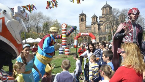 KARNEVAL OD TAŠA DO BORČE: Povodom Uskršnjih praznika, ovog vikenda, na četiri lokacije KARNEVAL OD TAŠA DO BORČE: Povodom Uskršnjih praznika, ovog vikenda, na četiri lokacije