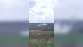 РУСИ УНИШТИЛИ ТРИ УКРАЈИНСКА ТЕНКА: Напад на брелазу Бравенково-Славјанск (ВИДЕО) РУСИ УНИШТИЛИ ТРИ УКРАЈИНСКА ТЕНКА: Напад на брелазу Бравенково-Славјанск (ВИДЕО)