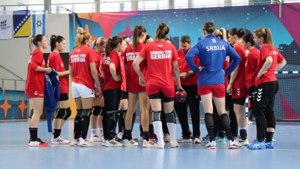 ТЕЖАК ПОРАЗ РУКОМЕТАШИЦА СРБИЈЕ: Црна Гора надиграла наше даме на старту Европског првенства ТЕЖАК ПОРАЗ РУКОМЕТАШИЦА СРБИЈЕ: Црна Гора надиграла наше даме на старту Европског првенства