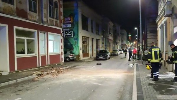 ПОВРЕЂЕНЕ ТРИ ОСОБЕ: Стижу први извештаји из БиХ, нека места без струје, има материјалне штете (ВИДЕО) ПОВРЕЂЕНЕ ТРИ ОСОБЕ: Стижу први извештаји из БиХ, нека места без струје, има материјалне штете (ВИДЕО)