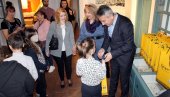 SRPSKI NAROD RAZUME IZBEGLIČKU MUKU: Gradonačelnik Vranja sa prognanima iz Ukrajine SRPSKI NAROD RAZUME IZBEGLIČKU MUKU: Gradonačelnik Vranja sa prognanima iz Ukrajine