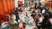 DECA UŽIVALA U ŽITIŠTU: Mališani uživali u tradicionalnim običajima uoči Vaskrsa (FOTO) DECA UŽIVALA U ŽITIŠTU: Mališani uživali u tradicionalnim običajima uoči Vaskrsa (FOTO)