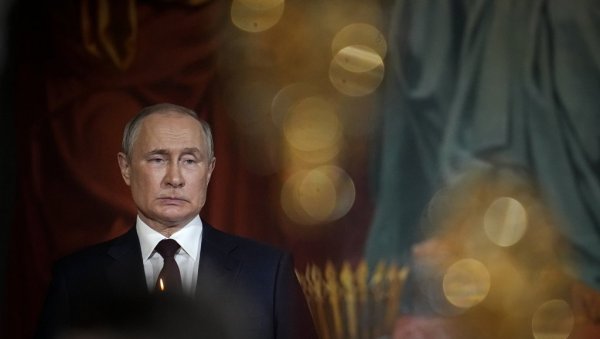 ПУТИН НА УСКРШЊОЈ ЛИТУРГИЈИ: Руски лидер у храм у Москви стигао са градоначелником (ФОТО/ВИДЕО) ПУТИН НА УСКРШЊОЈ ЛИТУРГИЈИ: Руски лидер у храм у Москви стигао са градоначелником (ФОТО/ВИДЕО)
