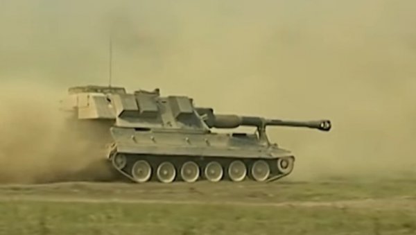 ЛОНДОН ШАЉЕ САМОХОДНЕ ХАУБИЦЕ И 45.000 ГРАНАТА: Нова испорука тешког наоружања калибра 155 мм стиже у Украјину ЛОНДОН ШАЉЕ САМОХОДНЕ ХАУБИЦЕ И 45.000 ГРАНАТА: Нова испорука тешког наоружања калибра 155 мм стиже у Украјину