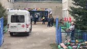 ПУЦЊАВА У РУСИЈИ: Нападач са пушком упао у вртић и упуцао учитељицу и двоје деце (ВИДЕО) ПУЦЊАВА У РУСИЈИ: Нападач са пушком упао у вртић и упуцао учитељицу и двоје деце (ВИДЕО)
