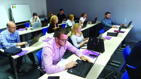 ПОСТАНИ ПРОДАВАЦ, АЛИ И ПРЕПОЗНАЈ МОБИНГ! Обука и специјалистички програми пословне академије ПКС ПОСТАНИ ПРОДАВАЦ, АЛИ И ПРЕПОЗНАЈ МОБИНГ! Обука и специјалистички програми пословне академије ПКС