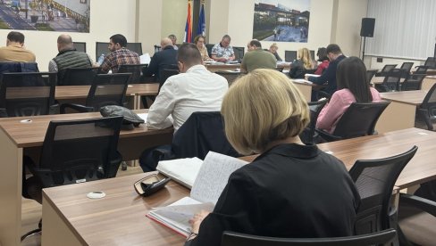 GLASAČKI LISTIĆI BIĆE PLAVE BOJE: GIK proglasio listu Ruske stranke GLASAČKI LISTIĆI BIĆE PLAVE BOJE: GIK proglasio listu Ruske stranke