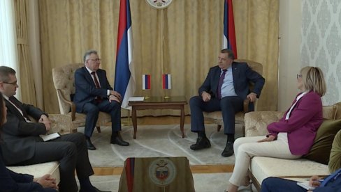 ДОДИК СА КАЛАБУХОВОМ: Висок ниво сарадње и разумијевања ДОДИК СА КАЛАБУХОВОМ: Висок ниво сарадње и разумијевања