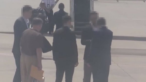 РАЗМЕЊЕНИ РУСКИ ПИЛОТ СТИГАО У МОСКВУ: Јарошенко провео 12 година у америчком затвору РАЗМЕЊЕНИ РУСКИ ПИЛОТ СТИГАО У МОСКВУ: Јарошенко провео 12 година у америчком затвору