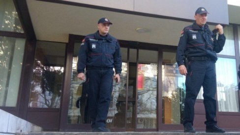 ОКИДАЧ ЗА ТРАГЕДИЈУ, БОЛЕСТ СИНА (12): Огласио се МУП Црне Горе поводом убиства ОКИДАЧ ЗА ТРАГЕДИЈУ, БОЛЕСТ СИНА (12): Огласио се МУП Црне Горе поводом убиства