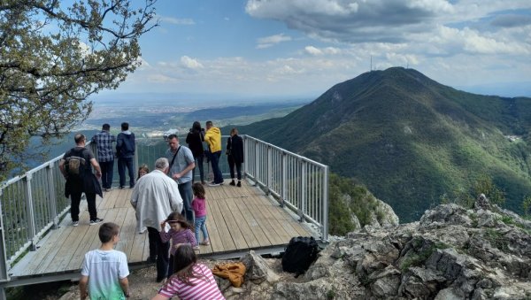 КАКО ДО ВАУЧЕРА ЗА ОДМОР ОД 15.000 ДИНАРА? Процедура је једноставна, а ово су и услови КАКО ДО ВАУЧЕРА ЗА ОДМОР ОД 15.000 ДИНАРА? Процедура је једноставна, а ово су и услови