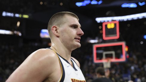 POTRES U DENVERU! Jokić ostaje bez čoveka koji je zaslužan što je u nagetsima i koji je želeo statuu Srbina u svom domu POTRES U DENVERU! Jokić ostaje bez čoveka koji je zaslužan što je u nagetsima i koji je želeo statuu Srbina u svom domu