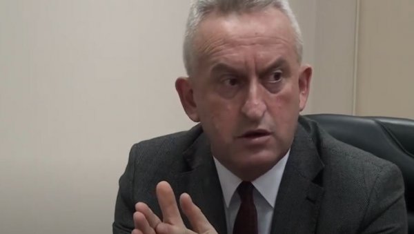 ПОСЛАНИК ИЗ ПРИШТИНЕ О НАПАДУ НА ПОЛИЦИЈУ НА СЕВЕРУ КОСОВА: Исте методе којима се служио Покрет Самоопредељење док је био у опозицији ПОСЛАНИК ИЗ ПРИШТИНЕ О НАПАДУ НА ПОЛИЦИЈУ НА СЕВЕРУ КОСОВА: Исте методе којима се служио Покрет Самоопредељење док је био у опозицији