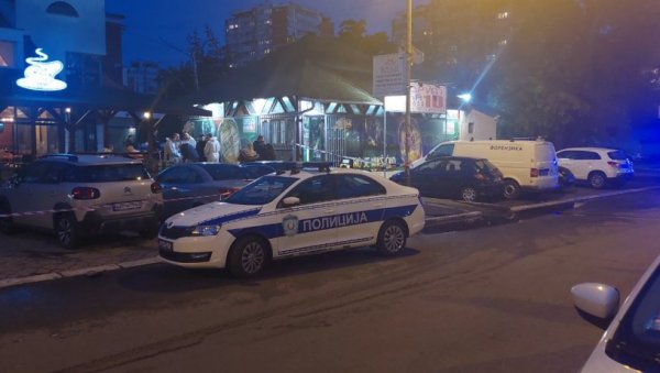 ПРВЕ СЛИКЕ СА МЕСТА ЛИКВИДАЦИЈЕ ВЛАСНИКА КАФИЋА: Опсадно стање у Нехруовој улици (ФОТО) ПРВЕ СЛИКЕ СА МЕСТА ЛИКВИДАЦИЈЕ ВЛАСНИКА КАФИЋА: Опсадно стање у Нехруовој улици (ФОТО)