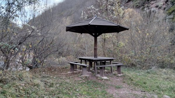 СРЕЂУЈУ ВИДИКОВЦЕ: Пироћанци се спремају за предстојећу тиристичку сезону СРЕЂУЈУ ВИДИКОВЦЕ: Пироћанци се спремају за предстојећу тиристичку сезону