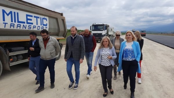 ЗА АЕРОДРОМ 320 МИЛИОНА ДИНАРА: Летови изнад Крушевца од краја године ЗА АЕРОДРОМ 320 МИЛИОНА ДИНАРА: Летови изнад Крушевца од краја године