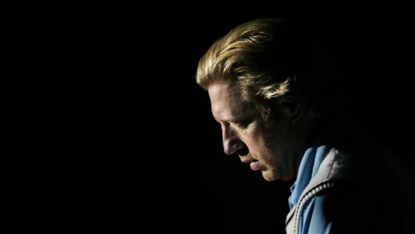 ЖИВОТ МУ ЈЕ УНИШТЕН, НЕМА НИШТА: Адвокат Бориса Бекера очајан - Неће моћи да ради ЖИВОТ МУ ЈЕ УНИШТЕН, НЕМА НИШТА: Адвокат Бориса Бекера очајан - Неће моћи да ради