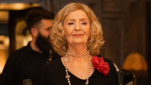 SAMO DA BUDE LEP, BOGATAŠI ME NE ZANIMAJU: Lepa Lukić otkrila kako je izborom partnera šokirala majku SAMO DA BUDE LEP, BOGATAŠI ME NE ZANIMAJU: Lepa Lukić otkrila kako je izborom partnera šokirala majku