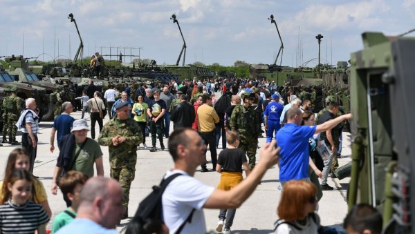 ОД НОВОГ САДА, ПРЕКО ПОДГОРИЦЕ, ДО ИТАЛИЈЕ: Велико интересовање грађана за „ШТИТ 2022“ (ФОТО) ОД НОВОГ САДА, ПРЕКО ПОДГОРИЦЕ, ДО ИТАЛИЈЕ: Велико интересовање грађана за „ШТИТ 2022“ (ФОТО)