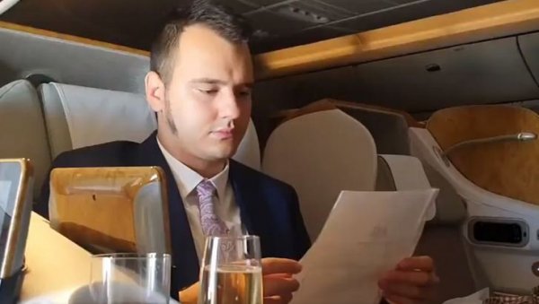 ЂОЛЕ БИ БИО ПРЕСРЕЋАН: Трудна вереница Алексе Балашевића, будући родитељи открили и пол бебе ЂОЛЕ БИ БИО ПРЕСРЕЋАН: Трудна вереница Алексе Балашевића, будући родитељи открили и пол бебе