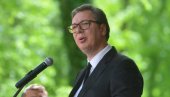 SVI SMO MI DECA NEVINIH ŽRTAVA Vučić u Donjoj Gradini poručio: O Jasenovcu moramo da govorimo jer drugi ćute SVI SMO MI DECA NEVINIH ŽRTAVA Vučić u Donjoj Gradini poručio: O Jasenovcu moramo da govorimo jer drugi ćute