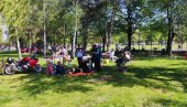 ЗРЕЊАНИНЦИ УЖИВАЛИ НА МОТЕЛУ ШУМИЦЕ: Традиционално за Први мај у зеленој оази (ФОТО) ЗРЕЊАНИНЦИ УЖИВАЛИ НА МОТЕЛУ ШУМИЦЕ: Традиционално за Први мај у зеленој оази (ФОТО)