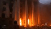 СПАЉИВАЛИ ЉУДЕ УЗ СЛАВА УКРАЈИНИ: Осам година од злочина у Одеси (ВИДЕО) СПАЉИВАЛИ ЉУДЕ УЗ СЛАВА УКРАЈИНИ: Осам година од злочина у Одеси (ВИДЕО)