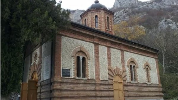 МАНАСТИР У СРБИЈИ У КОМЕ СУ ТУРЦИ ЗАКОПАЛИ 12 ЖИВИХ НЕВЕСТА: Данас се у њему догађају бројна чуда МАНАСТИР У СРБИЈИ У КОМЕ СУ ТУРЦИ ЗАКОПАЛИ 12 ЖИВИХ НЕВЕСТА: Данас се у њему догађају бројна чуда