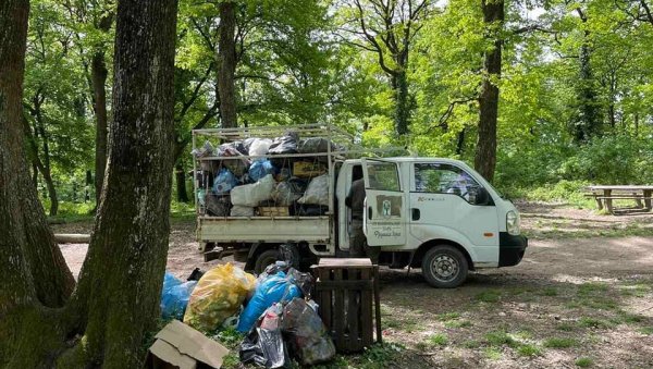 ОДГОВОРНО И САВЕСНО ОДЛАГАЛИ ОТПАД: Управа НП “Фрушка гора” захвалила се посетиоцима (ФОТО) ОДГОВОРНО И САВЕСНО ОДЛАГАЛИ ОТПАД: Управа НП “Фрушка гора” захвалила се посетиоцима (ФОТО)