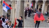 SRAMOTA U SRCU EVROPE: Srpska deca rasterana sa trga u Briselu - mladići raširili albansku zastavu i pokazivali simbol orla (VIDEO)