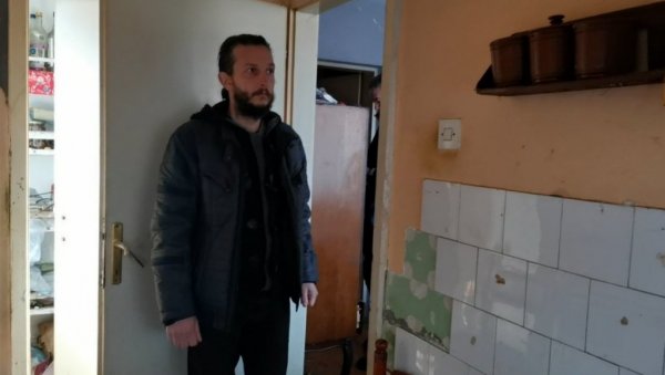 ЈУНАК СА КОШАРА ЖИВИ БЕЗ СТРУЈЕ: Сашини саборци упутили потресан апел (ФОТО/ВИДЕО) ЈУНАК СА КОШАРА ЖИВИ БЕЗ СТРУЈЕ: Сашини саборци упутили потресан апел (ФОТО/ВИДЕО)