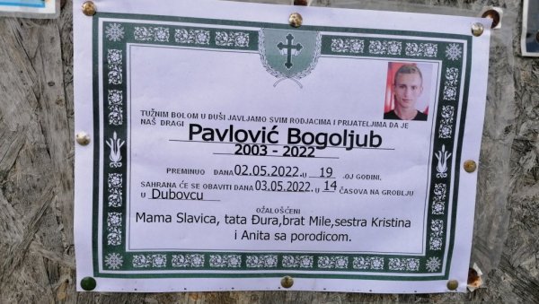 ТУЖНА СУДБИНА МОМКА КОЈИ ЈЕ ПОГИНУО ВОЗЕЋИ КВАД: Живео у хранитељској породици, сада се спремао за матуру ТУЖНА СУДБИНА МОМКА КОЈИ ЈЕ ПОГИНУО ВОЗЕЋИ КВАД: Живео у хранитељској породици, сада се спремао за матуру