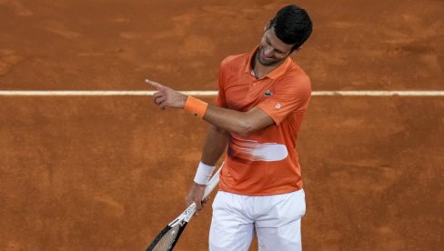 I SMEJAO SE I SVAĐAO: Novak Đoković kroz buran meč sa Monfisom do istorijske pobede I SMEJAO SE I SVAĐAO: Novak Đoković kroz buran meč sa Monfisom do istorijske pobede