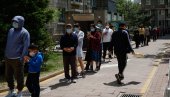 БРОЈ ЗАРАЖЕНИХ ОПЕТ У ПОРАСТУ: Пекинг продужио рестриктивне мере против ковида БРОЈ ЗАРАЖЕНИХ ОПЕТ У ПОРАСТУ: Пекинг продужио рестриктивне мере против ковида