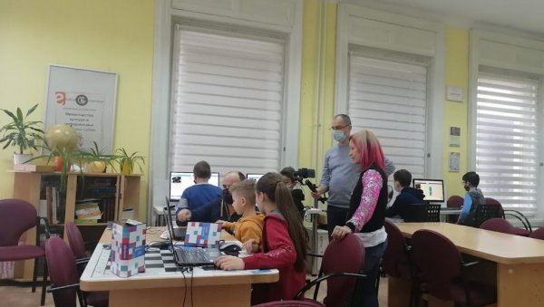 ДЕЧИЈЕ РАДИОНИЦЕ У ЗРЕЊАНИНУ: Упознавање најмлађих са програмирањем и роботиком ДЕЧИЈЕ РАДИОНИЦЕ У ЗРЕЊАНИНУ: Упознавање најмлађих са програмирањем и роботиком